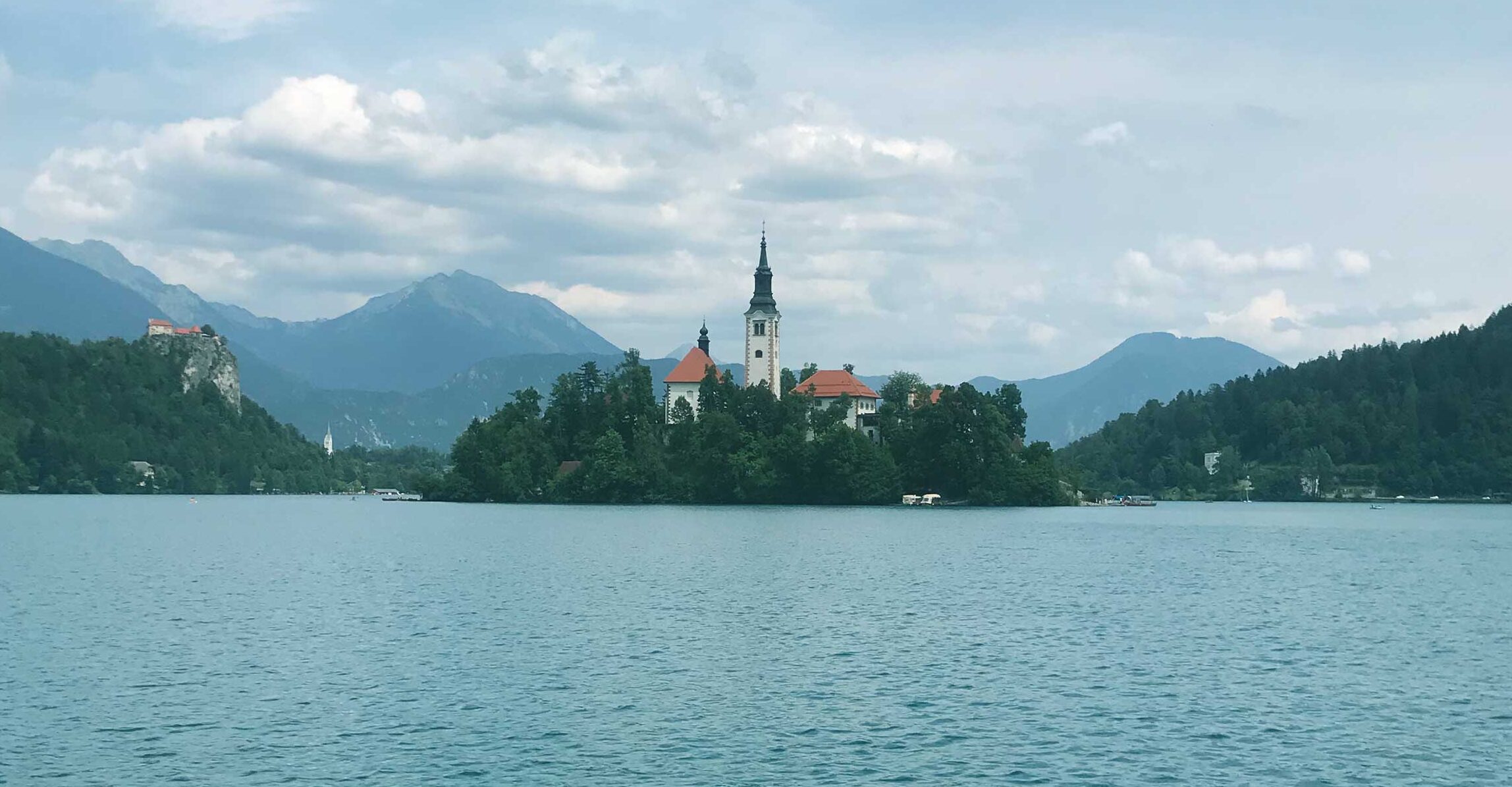 Smuk outdoor oplevelse i Slovenien er søen i Bled.
