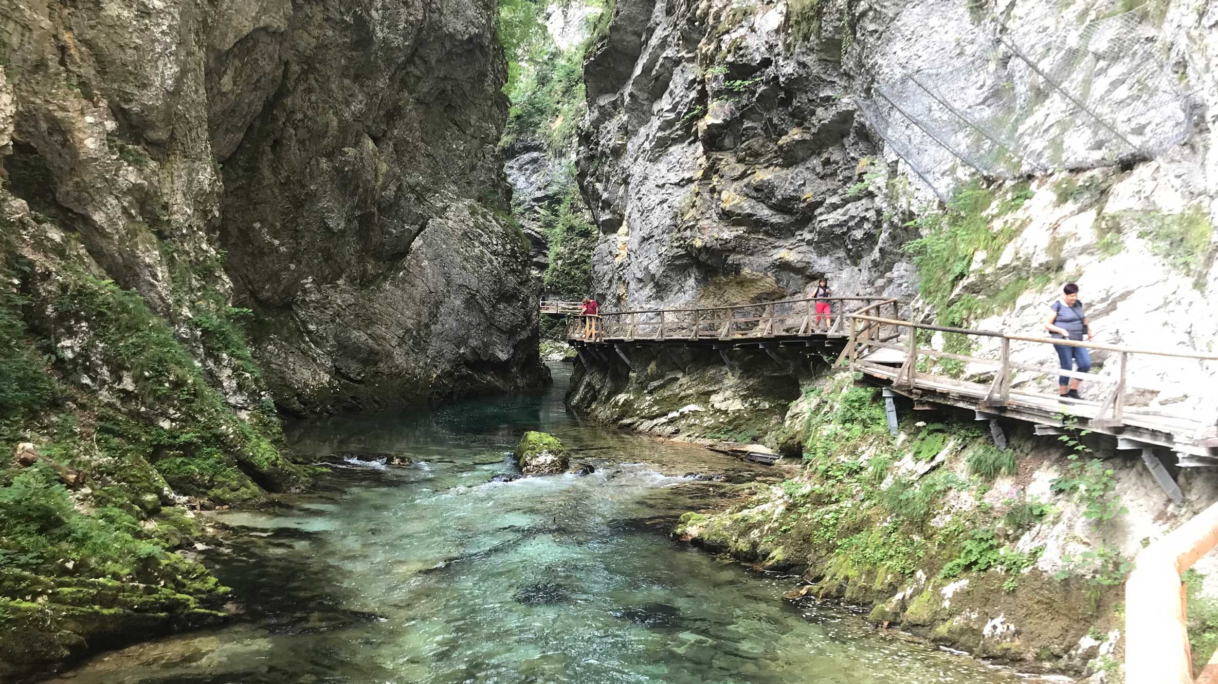 Outdoor oplevelse i Slovenien er at rafte nær Bled.