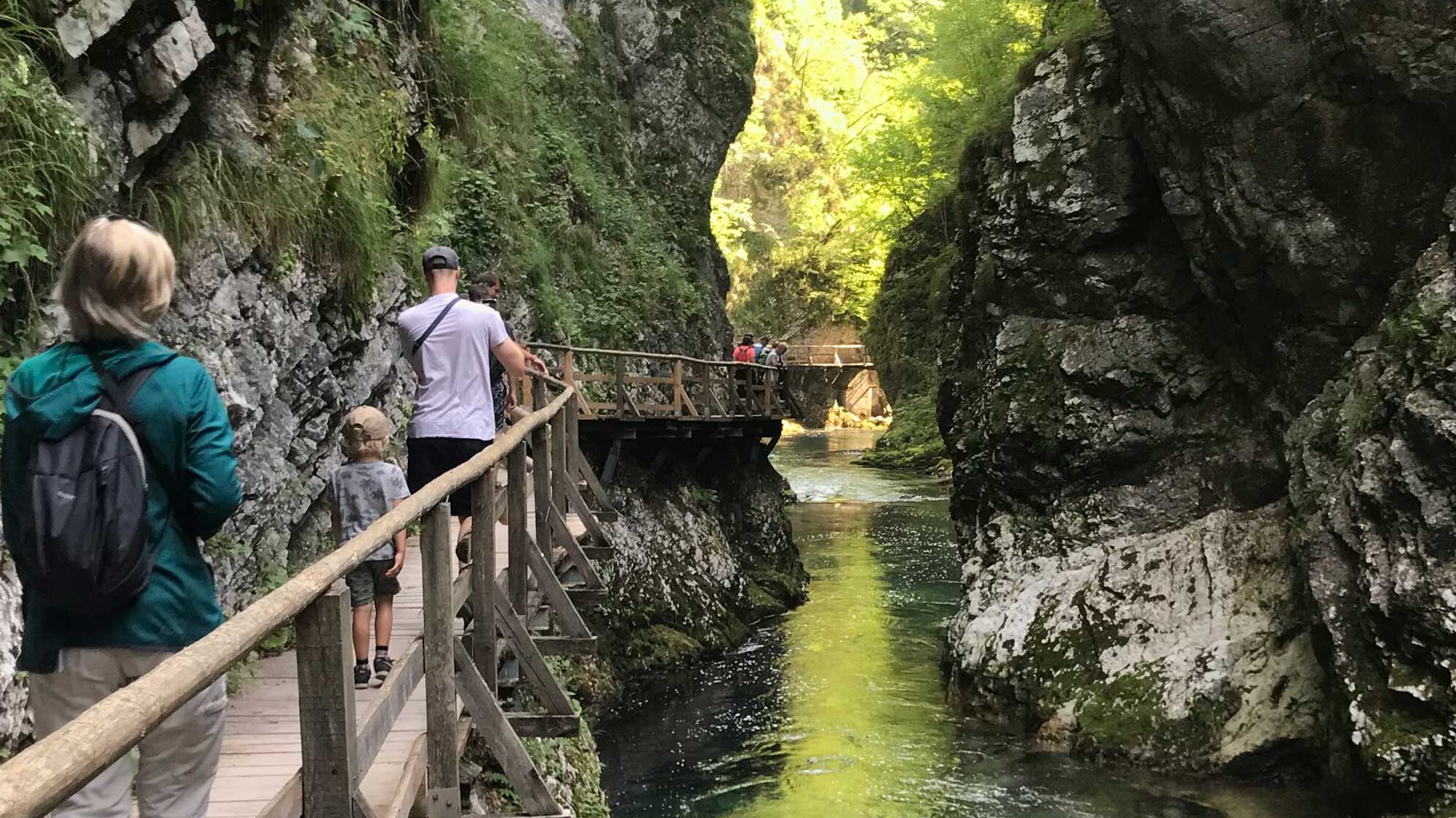 Outdoor vandring i kløften Vintgar Gorge ved Bled, Slovenien