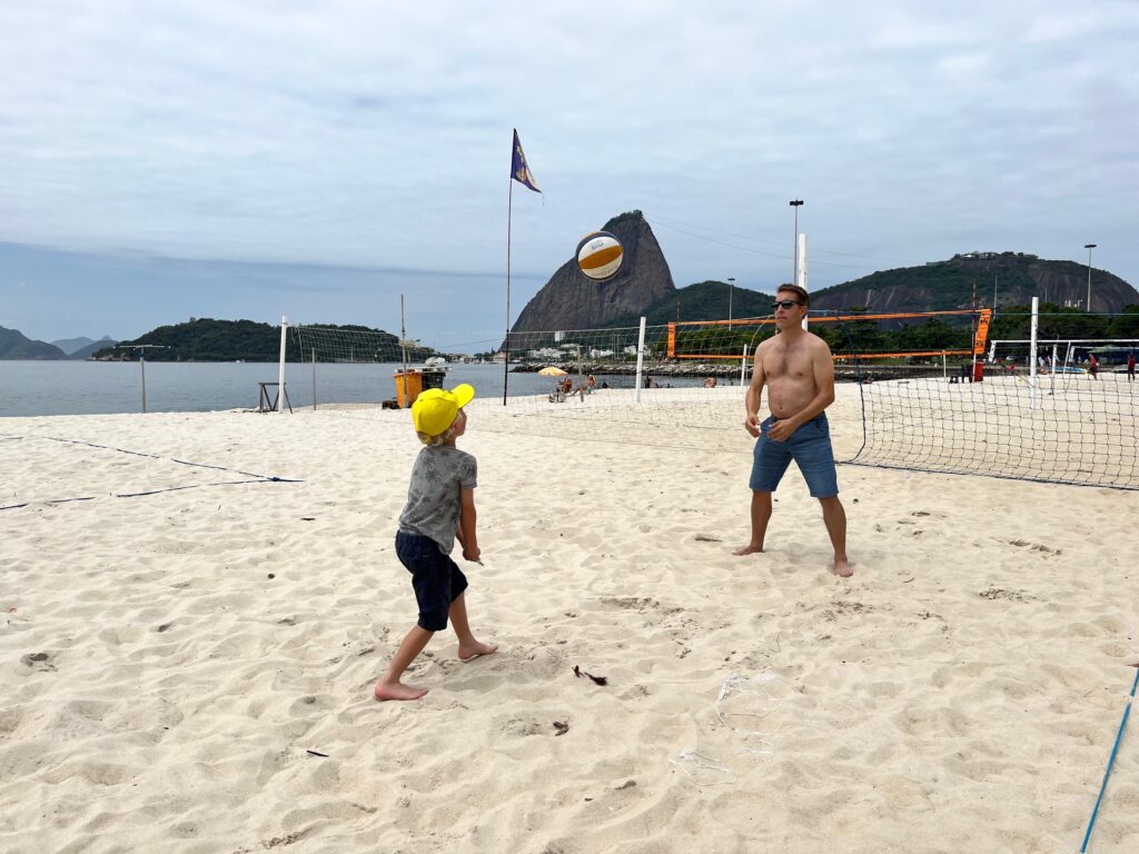 Tid til bold på Flamengo stranden.