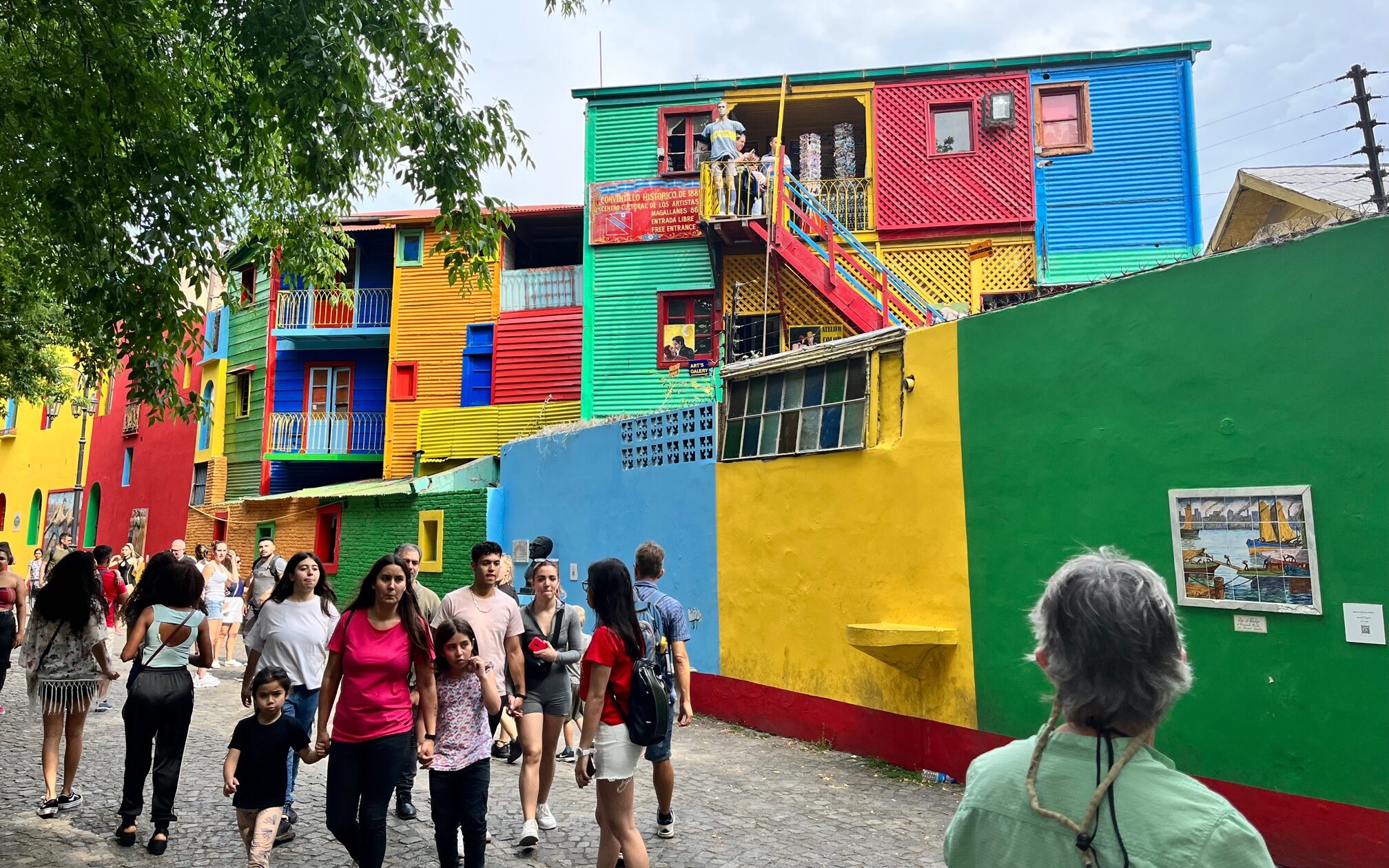 La Boca, meget farverigt kvarter med fodboldstadium, tango i gaderne og mange turister.
