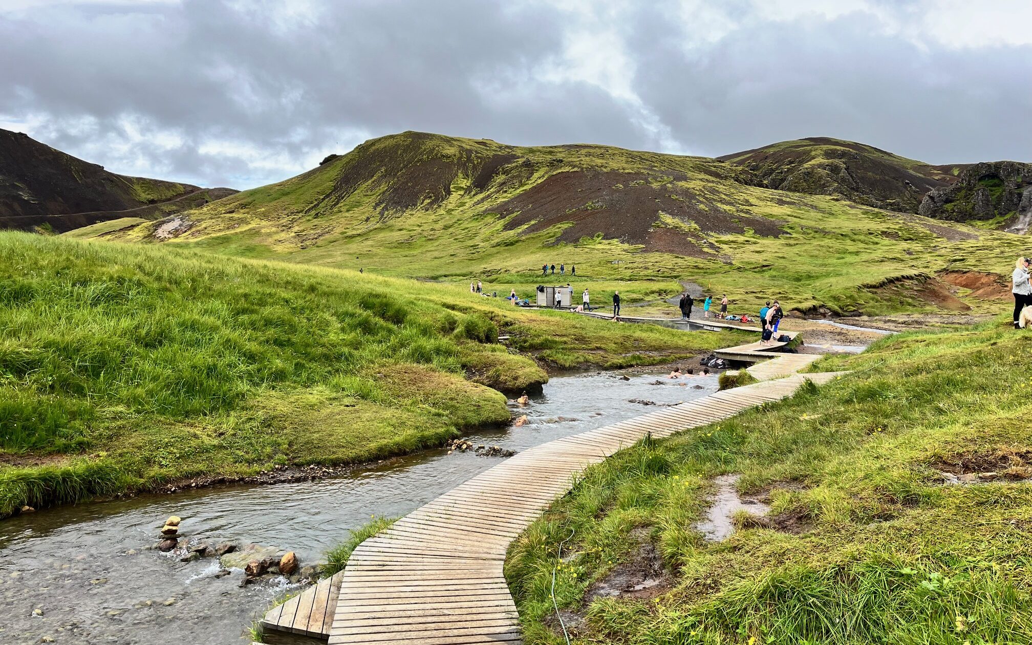Det er en god gåtur til Reykjadalur og vandet er dejlig varmt.