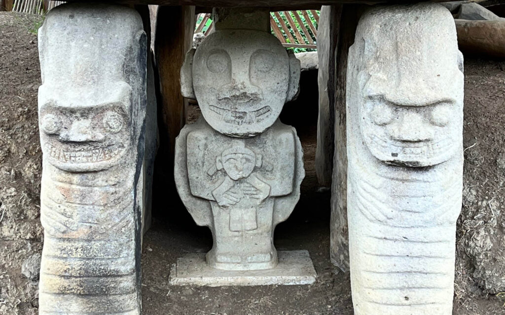 Der er næsten 500 figurer i San Agustín arkæologiske park